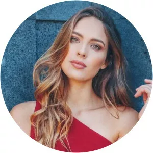 Madeline Cowe - Model