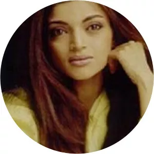 Madhuvanti Patwardhan - Bhagyashree's sister