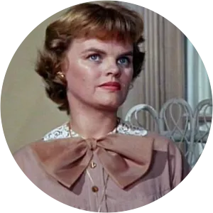 Mae Pollitt - Fictional character