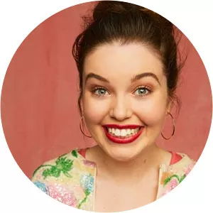 Maggie McKenna - Gina Riley's daughter