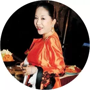Maiko Jeong Shun Lee, Viscountess Rothermere