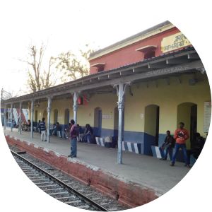 Majhdia railway station