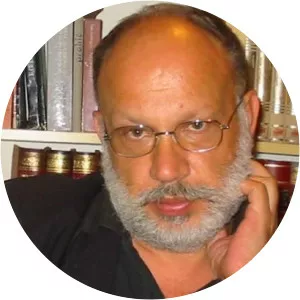 Majo Dizdar - Author