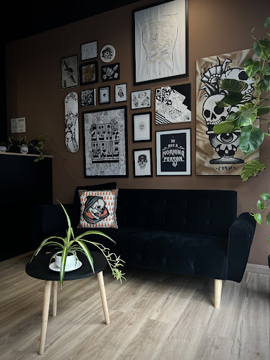 MALA HERBA TATUAXE - Tattoo shop in Naron, Spain