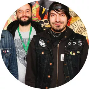 Maladroit photograph