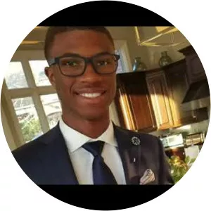 Malik Smiley - Basketball player ‧ Rickey Smiley's son