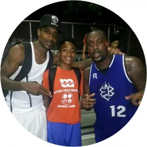 Malloy Nesmith Sr. - Basketball player