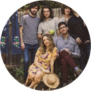 Mama Magnolia - Musical group