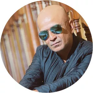 Man Bai - Musical artist