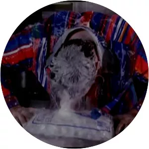 Man with the Screaming Brain - 2005 ‧ Cult film/Indie film ‧ 1h 30m