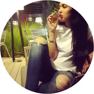 Manal Musician - Moroccan singer-songwriter