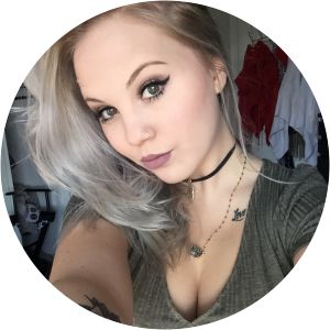 Mandii Vee photograph