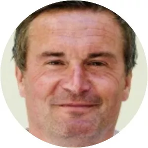 Manfred Bender - German football manager