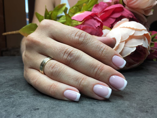 Manikyur V Khimkakh - Beauty salon in Khimki, Russia