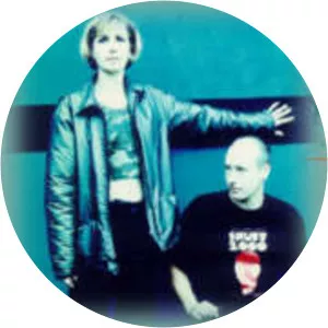 manos chrisovergis proyecto mirage