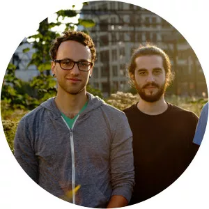 Many Arms photograph