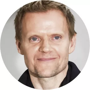 Marc Warren