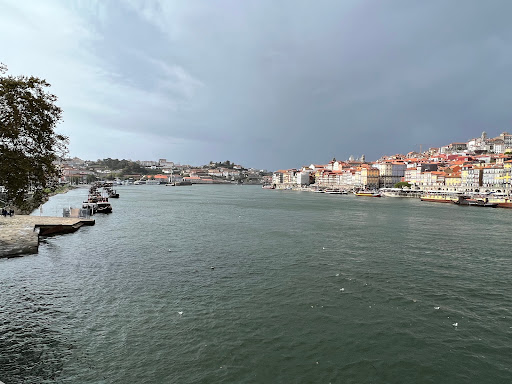 MARGEM DO RIO DOURO GAIA - Promenade in Vila Nova de Gaia, Portugal