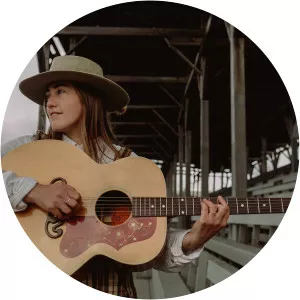 Margo Cilker - Singer