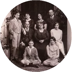 Maria Cardena - Guillermo Kahlo's ex-wife