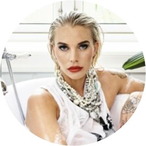 Maria Hoili photograph