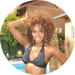 María Nela Sinisterra