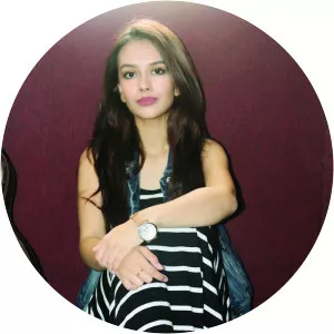 Maria Unera - Singer