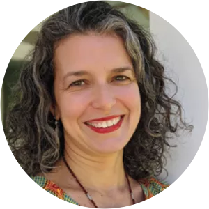 Mariana Candido - Author