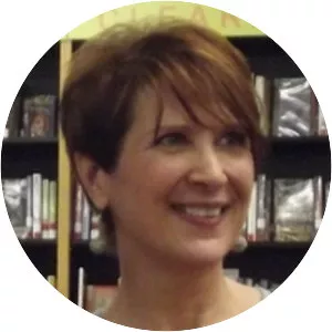 Marie Manilla - Author