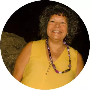 Marie Munkara - Author