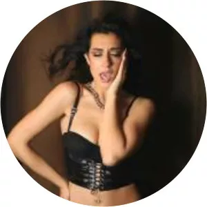 Marina Uzelac - Singer