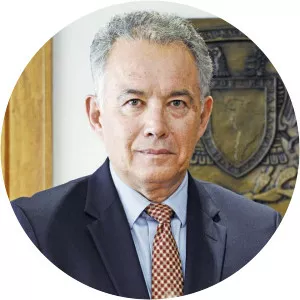 Mario Luis Fuentes
