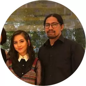 Mario Saladin Akbar Kusumawardhana - Adhisty Zara's father