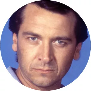 Mark Lindsay Chapman