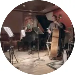 Mark Wade Trio - Singer