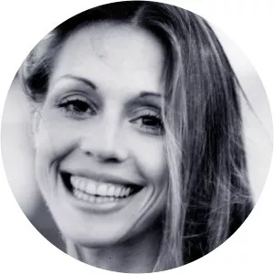 Marta Heflin - American actress