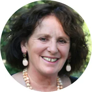 Marta Petrusewicz - Author