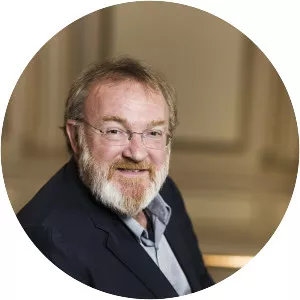 Martyn Brabbins - Conductor