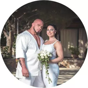 Maruzella Vaalikivi - Jari Mentula's wife