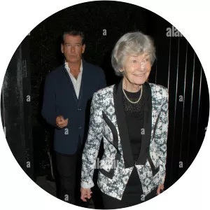 Mary May Smith - Irish nurse ‧ Pierce Brosnan's mother