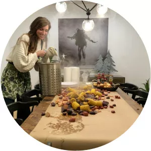 Mary Reames - Nurse practitioner ‧ Bear Rinehart's wife