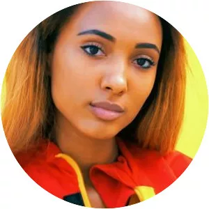 Mary Senn - YouTuber