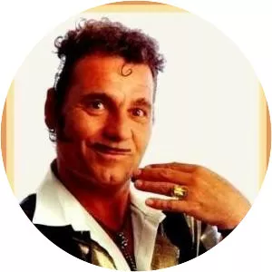 Matrimonios y algo más