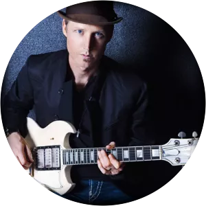 Matty T Wall - Musical group