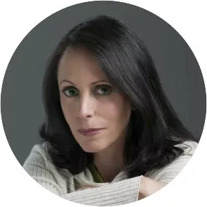 Maura Dhu Studi - Singer