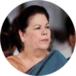 Maureen Vadra - Robert Vadra's mother