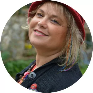 Mavisel Yener - Poet