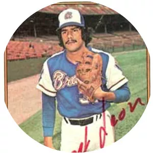 Max Léon - Baseball player