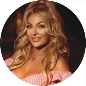 Maya Alickaj - Musical artist