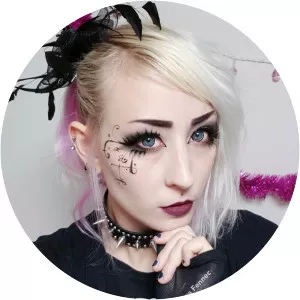 Maya Fennec photograph